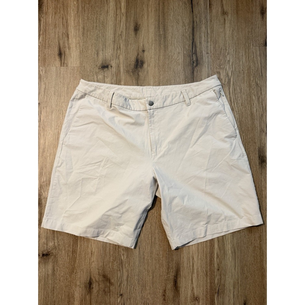 Lululemon Commission Short 9" Inseam Beige Chino Golf Bottoms Men's 38 LM7AO2S